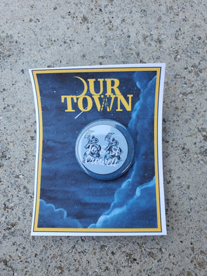 UNSERE STADT "Jo und Si Crowell" Metall-Anstecker UNSERE STADT "Jo und Si Crowell" Metall-Anstecker