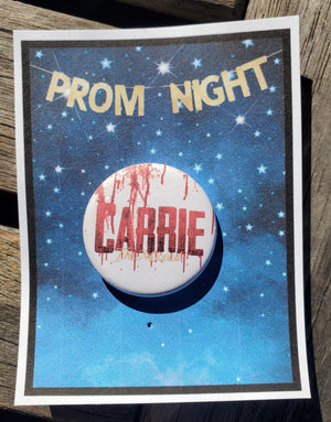 CARRIE "Show Pin" Metall-Anstecker CARRIE "Show Pin" Metall-Anstecker