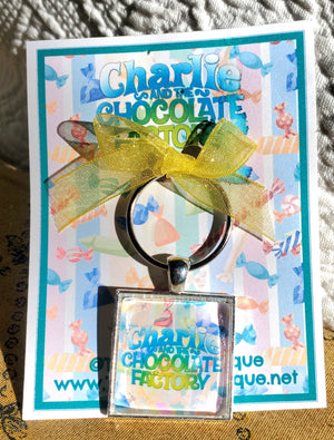 CHARLIE AND THE CHOCOLATE FACTORY "Show" Glass Cabachon Keychain CHARLIE AND THE CHOCOLATE FACTORY "Show" Glass Cabachon Keychain