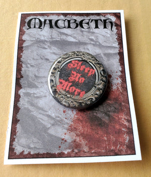 ADDAMS FAMILY "Alice Beineke" Metall-Anstecker ADDAMS FAMILY "Alice Beineke" Metall-Anstecker