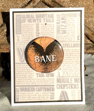 ADDAMS FAMILY "Alice Beineke" Metall-Anstecker ADDAMS FAMILY "Alice Beineke" Metall-Anstecker