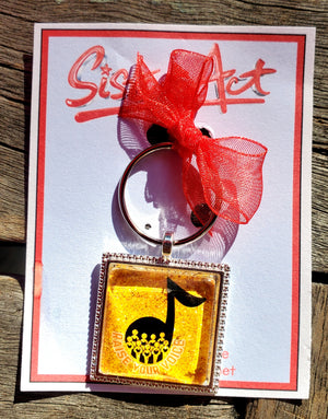 ADDAMS FAMILY "Alice Beineke" Metall-Anstecker ADDAMS FAMILY "Alice Beineke" Metall-Anstecker