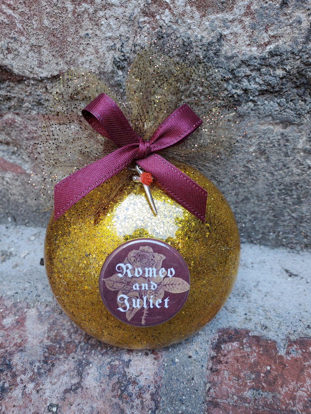 ROMEO AND JULIET Christmas Ornament