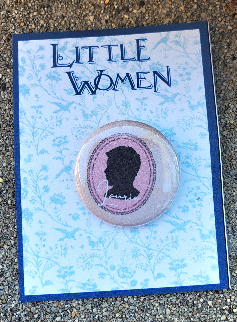 LITTLE WOMEN "Laurie Laurence" Metall Button