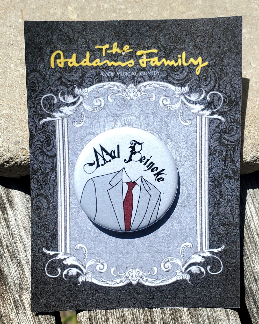 ADDAMS FAMILY "Mal Beineke" Metall-Anstecker