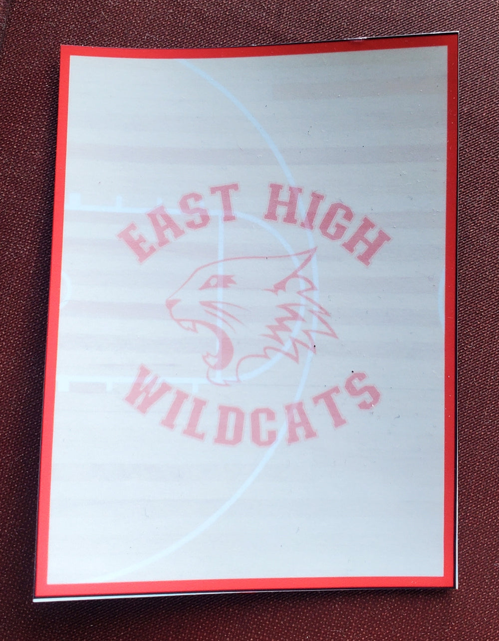 ADDAMS FAMILY "Alice Beineke" Metall-Anstecker