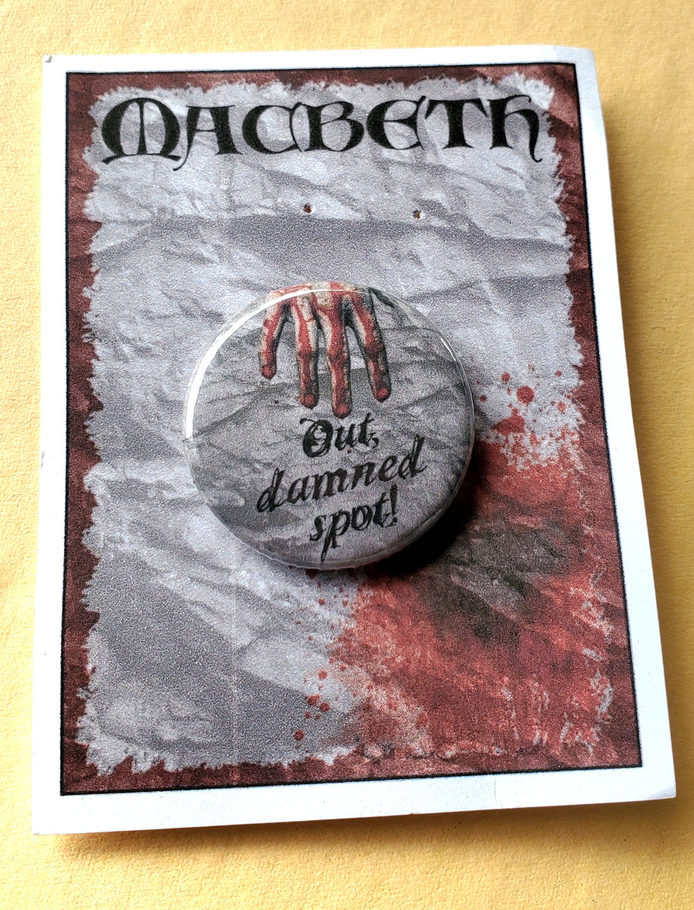 ADDAMS FAMILY "Alice Beineke" Metall-Anstecker