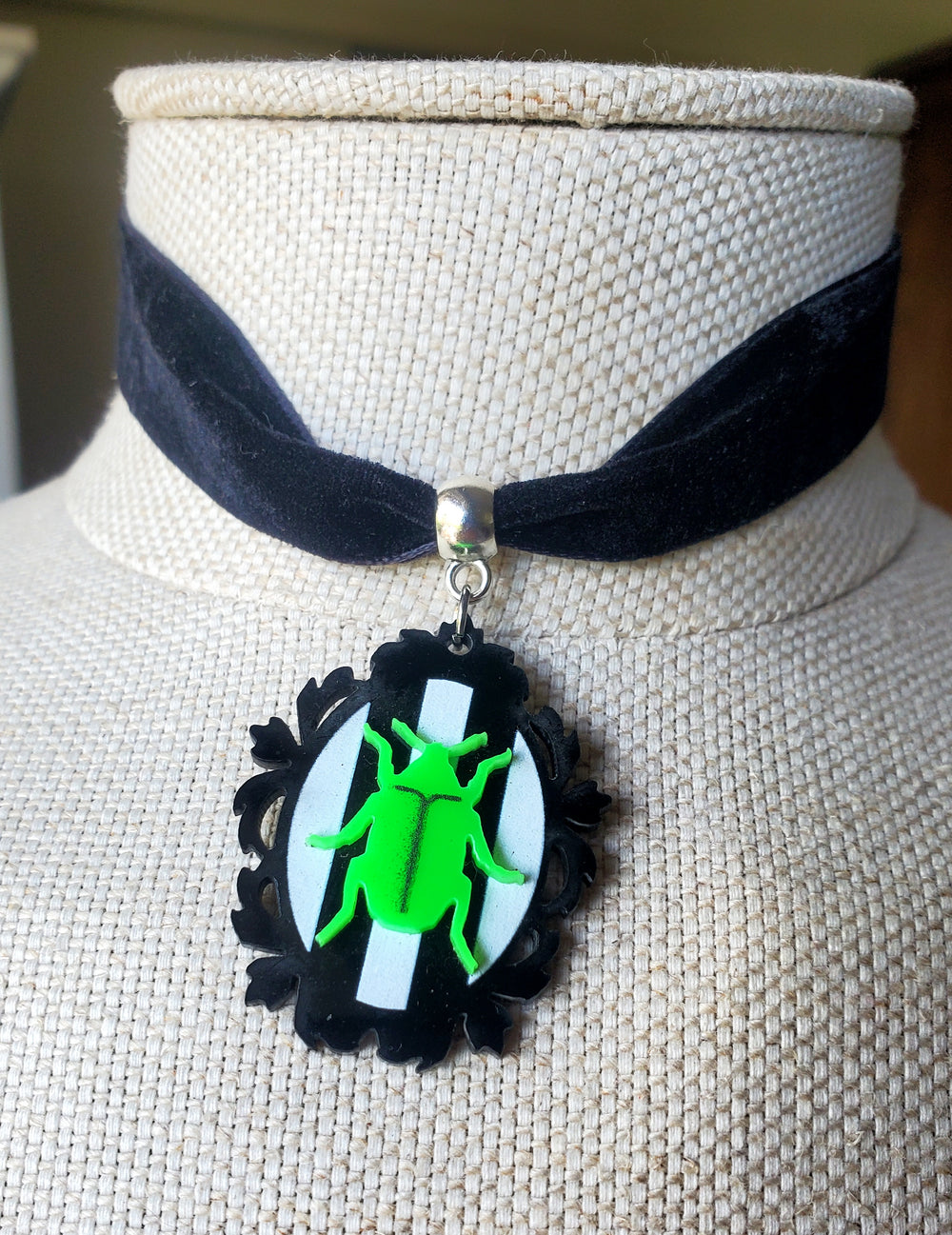 ADDAMS FAMILY Ahnen-Halsband