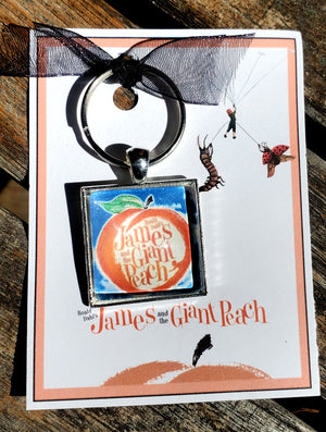 JAMES AND THE GIANT PEACH "Show Logo" Glass Cabachon Keychain